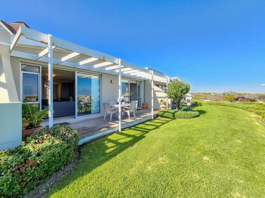 Apartment Beachfront Getaway In Dolphin Cape Town