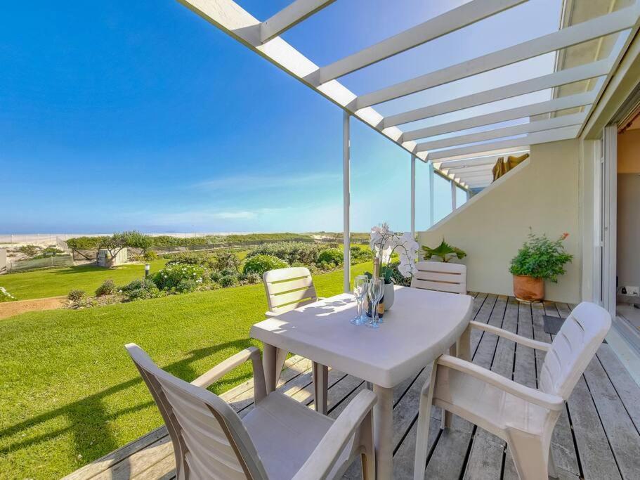 Apartment Beachfront Getaway In Dolphin Cape Town