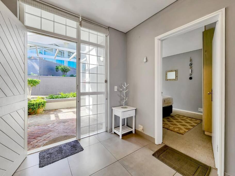 Beachfront Getaway In Dolphin Appartement *